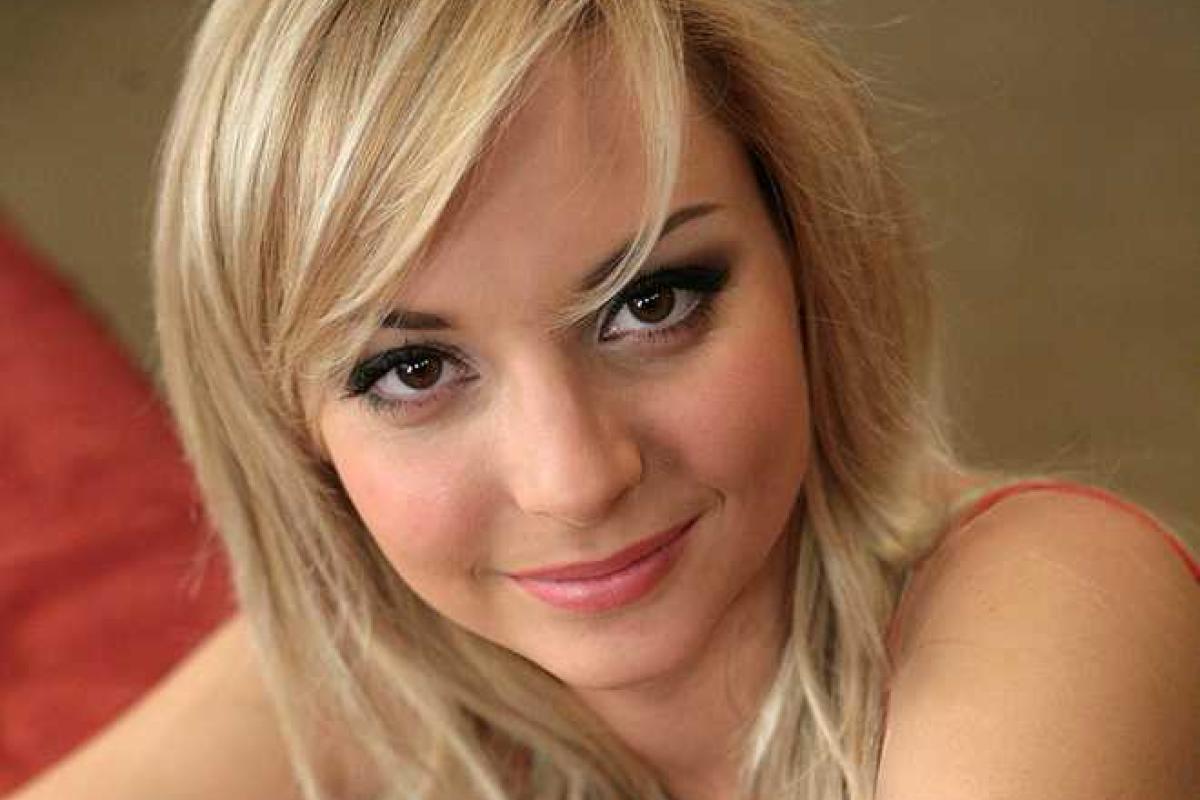 Звезда сериала "Счастливы вместе" родила второго ребенка Звезда сериала "Счастливы вместе" родила второго ребенка