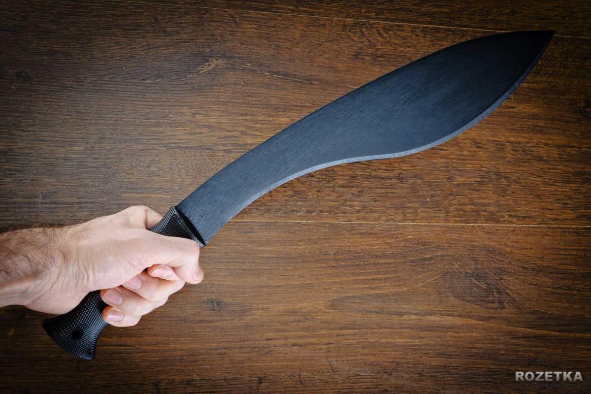 На Киевщине 72-летний пенсионер бросался на прохожих с мачете