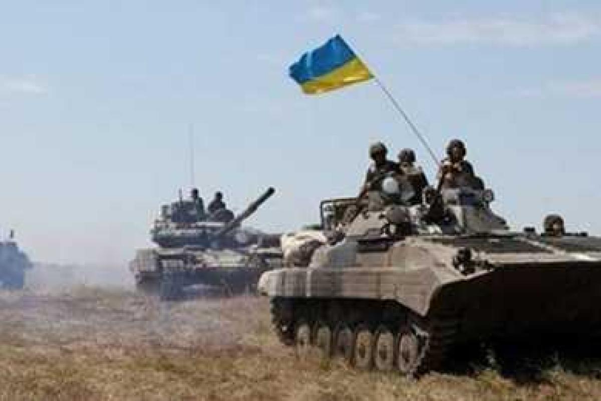 "Ни я, ни президент ничего не подписывали", - боец интересуется, почему ВСУ должны соблюдать Минские соглашения