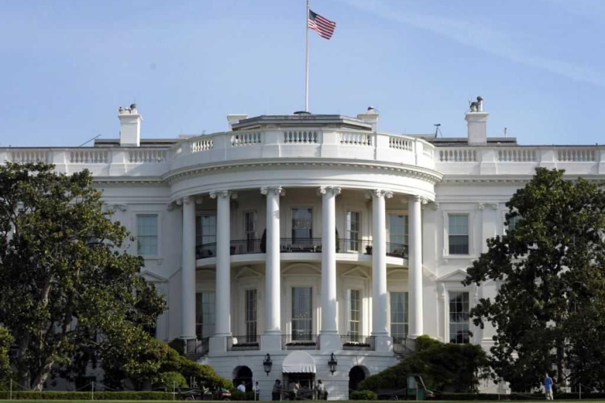 Белый дом впервые нанял на работу транссексуала Белый дом впервые нанял на работу транссексуала