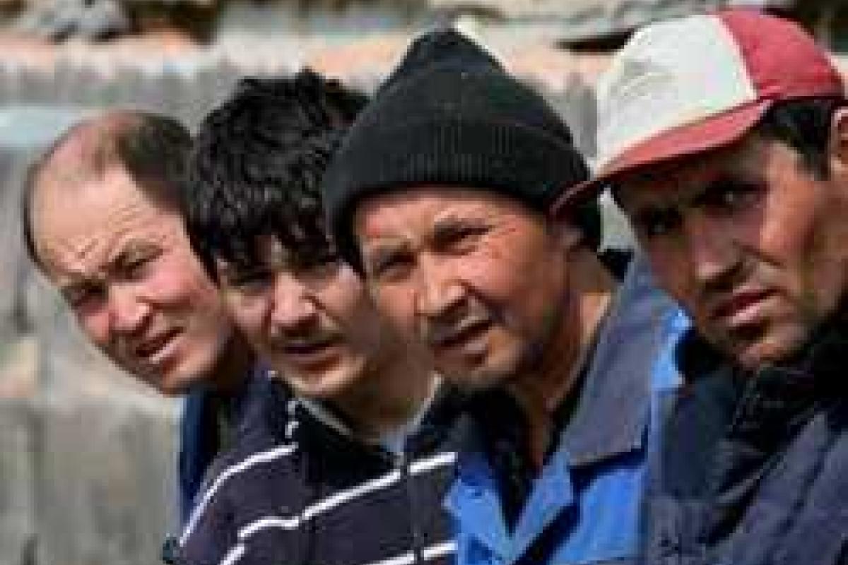 Россияне приветствуют мигрантов и боятся фашистов из Украины - соцопрос 