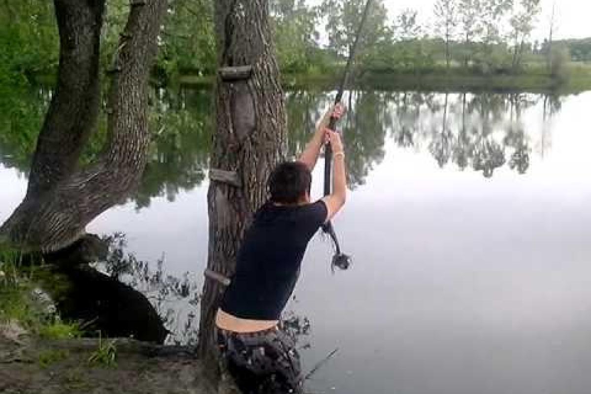 2 человека упали с "тарзанки" под Киевом