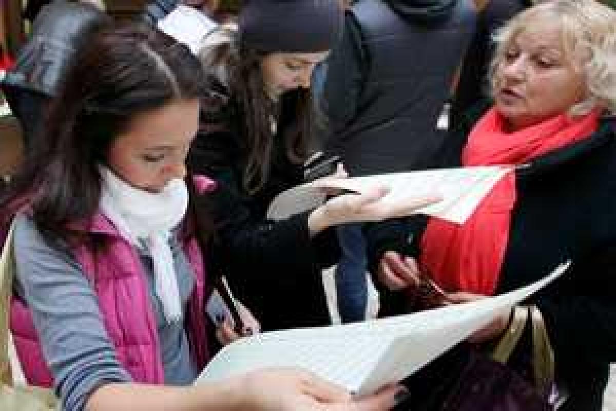 В Харькове идет предвыборная торговля женщинами В Харькове идет предвыборная торговля женщинами