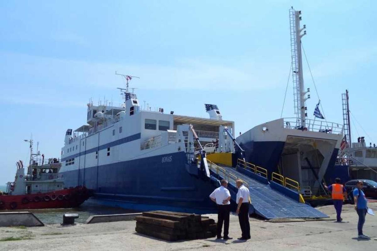 Россия разорвала железнодорожное и паромное сообщении с Украиной через порты Кавказ и Крым Россия разорвала железнодорожное и паромное сообщении с Украиной через порты Кавказ и Крым