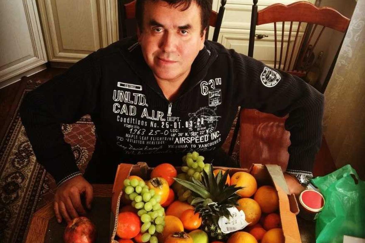 Известный российский актер пообещал лично уничтожить 5 кг санкционных продуктов Известный российский актер пообещал лично уничтожить 5 кг санкционных продуктов