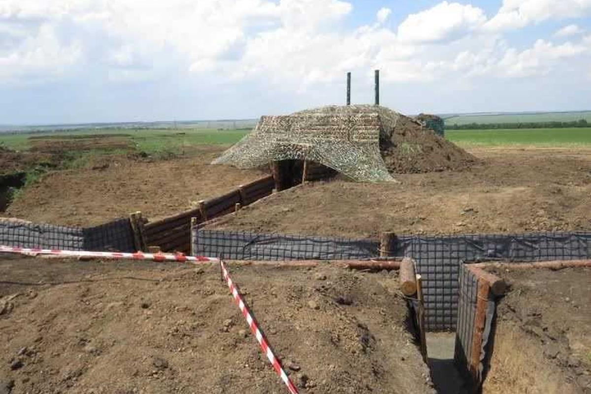 В сети обсуждают снимки реальных укрытий бойцов ВСУ на передовой