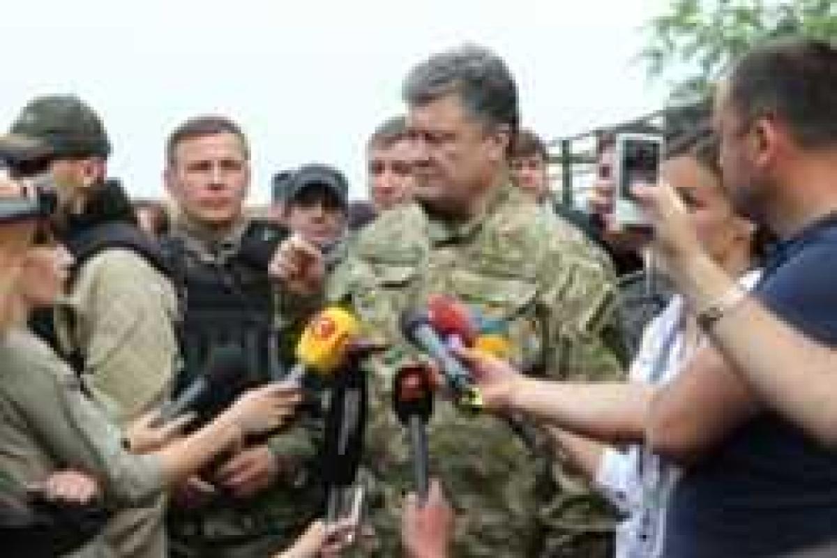 Порошенко: Нужно укреплять оборону из-за возможного обострения конфликта