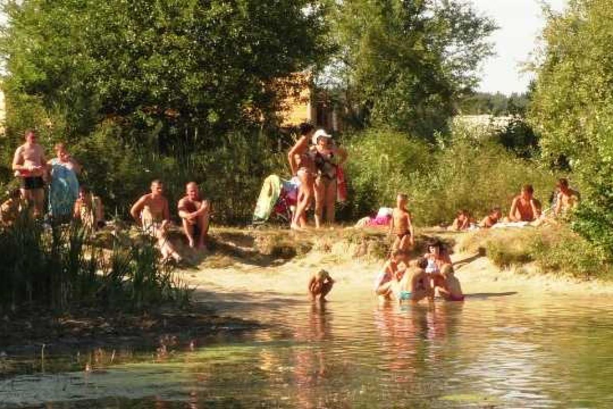 В житомирском карьере утонул парень В житомирском карьере утонул парень