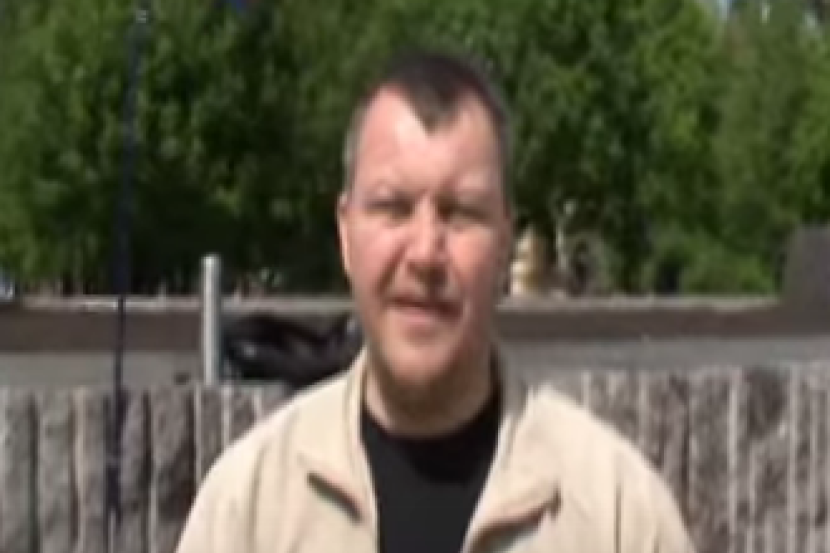 Как главарь «ДНР» в 2011 году георгиевские ленточки в Донецке раздавал - видео