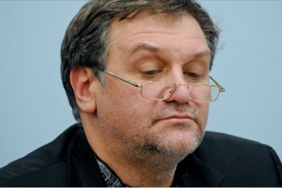 Премьера можно поменять только вместе с парламентом и не раньше весны, - мнение