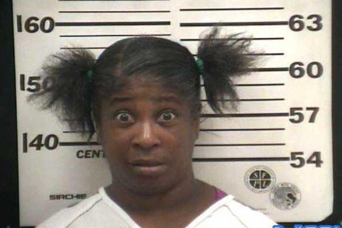 Жительница Джорджии попыталась проглотить кокаин во время задержания Жительница Джорджии попыталась проглотить кокаин во время задержания