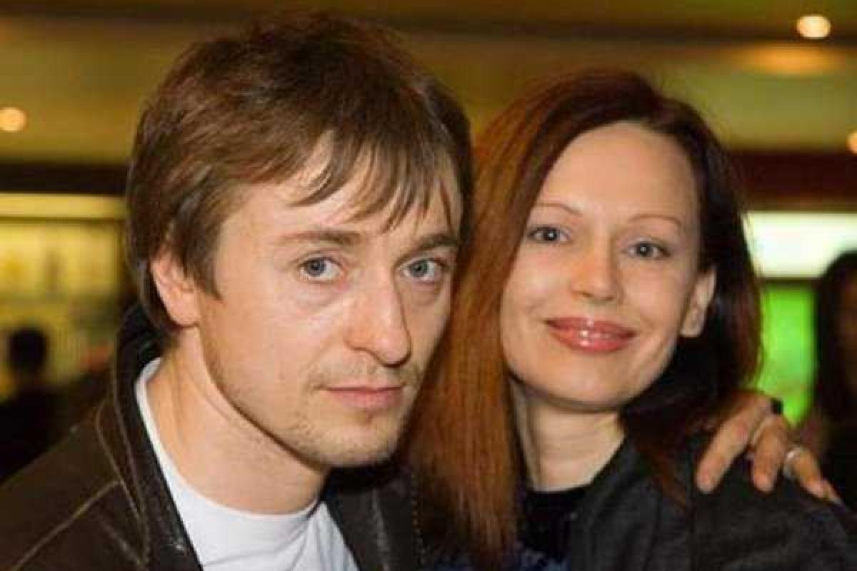 Стало известно, почему Безруков бросил жену