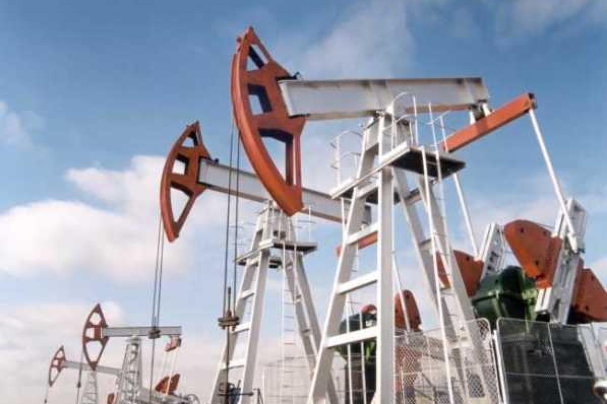 Котировки Brent и WTI пошли вниз после роста накануне Котировки Brent и WTI пошли вниз после роста накануне