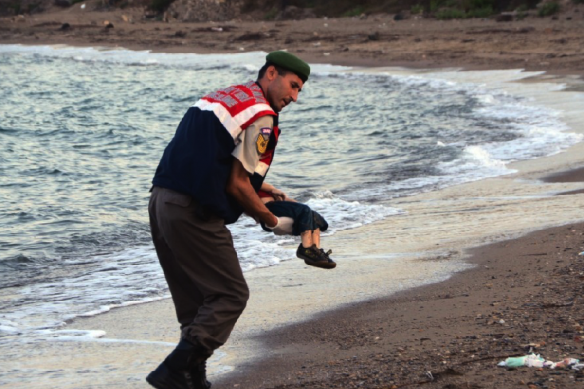 До слёз: сеть покорило видео, посвященное мигрантам