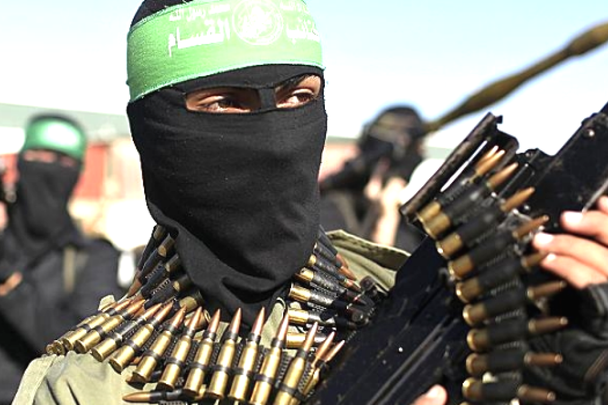 На стороне террористов в ИГИЛ пока воюют около 800 россиян На стороне террористов в ИГИЛ пока воюют около 800 россиян