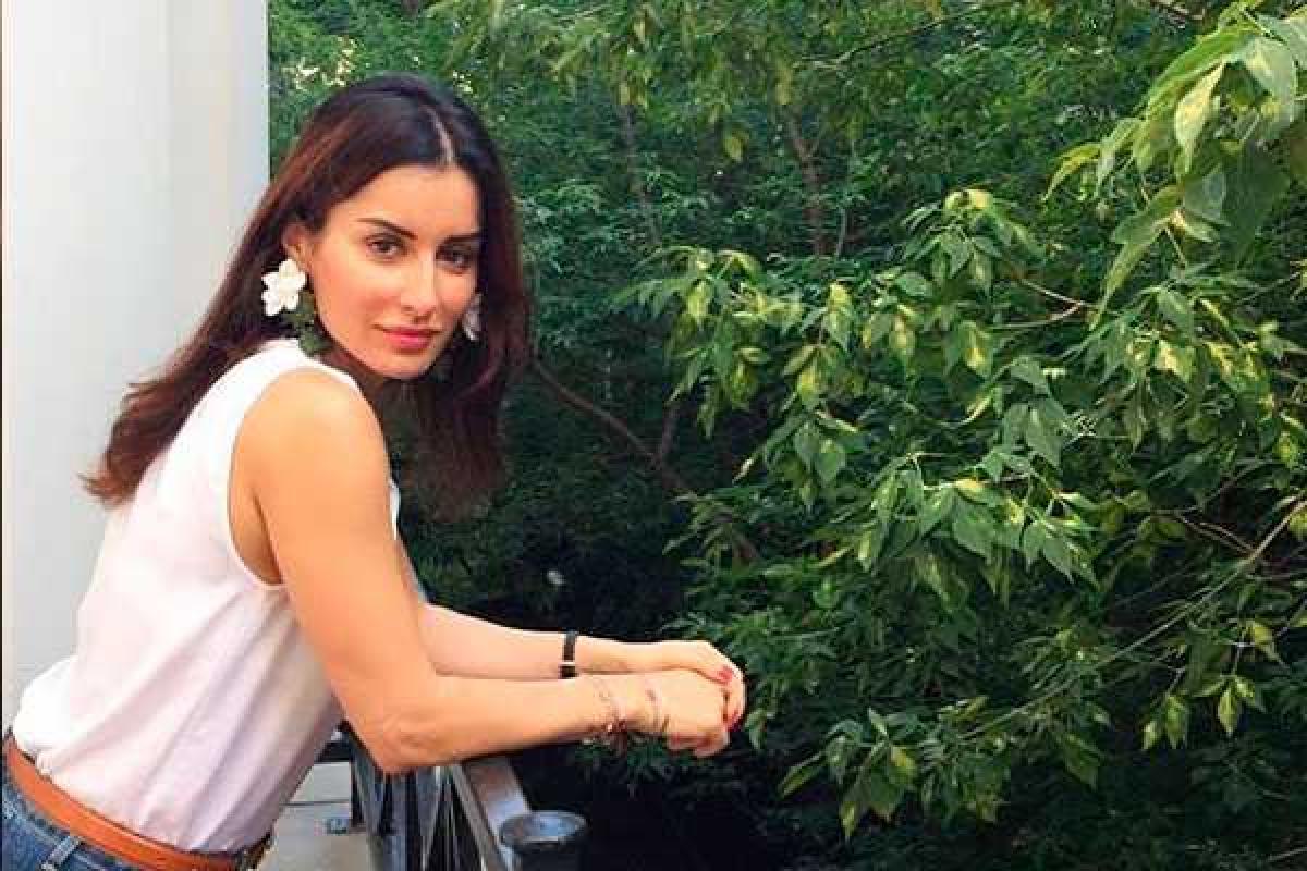 Канделаки предложила Уткину "переписать роман"