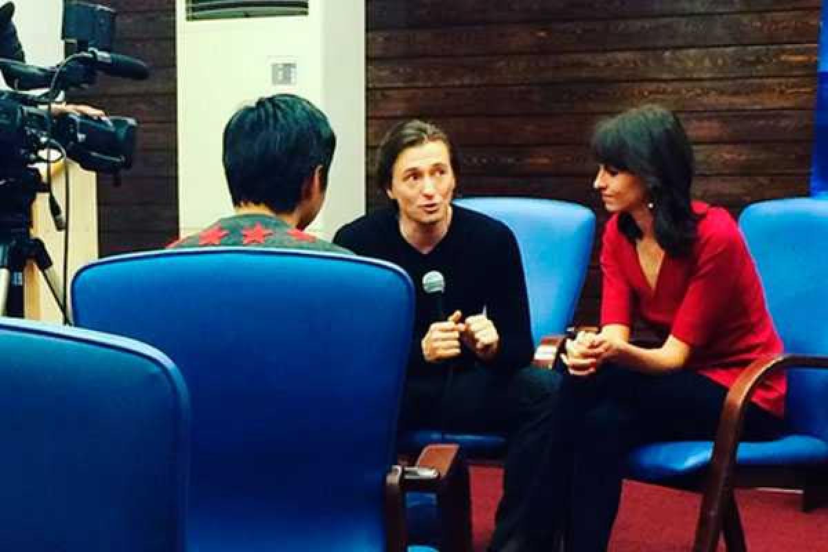 Безруков впервые вышел в свет с новой пассией