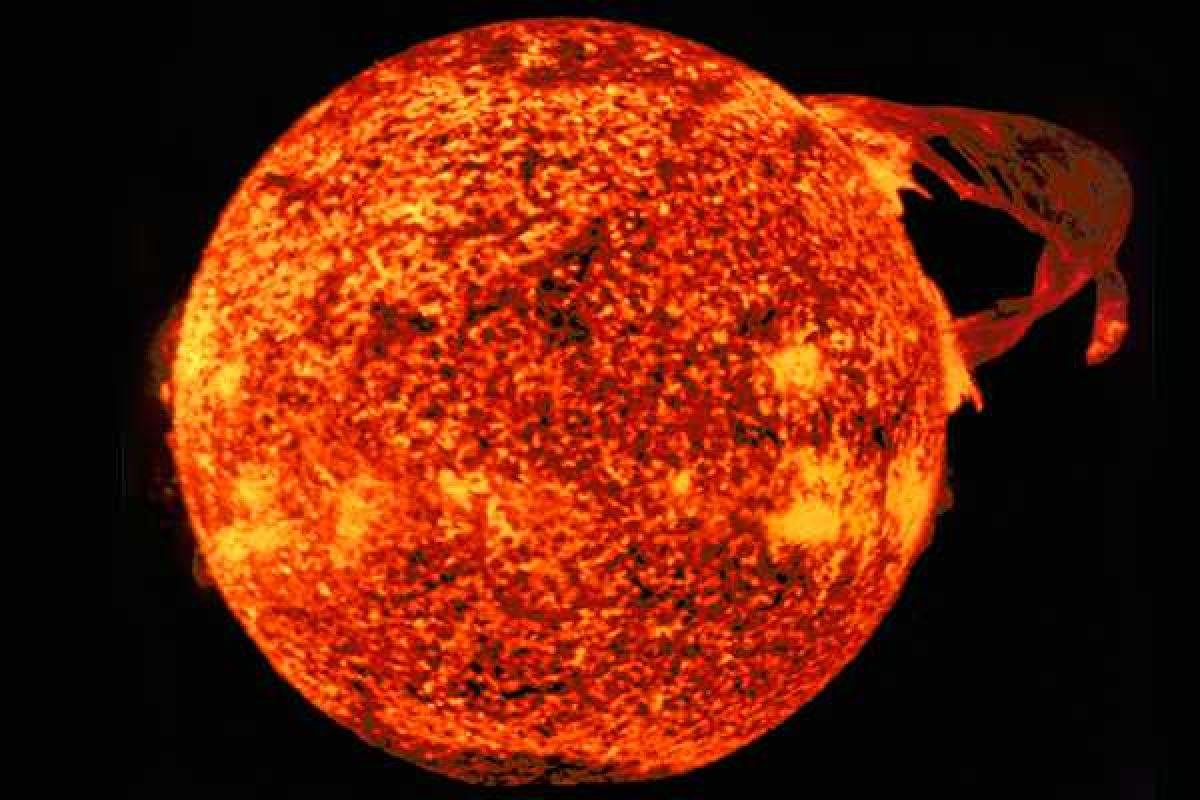 Ученые ждут мощного взрыва на Солнце