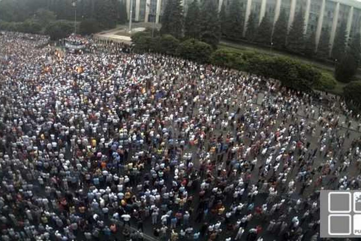 Майдан в Молдове: Люди устанавливают палатки, есть первые пострадавшие Майдан в Молдове: Люди устанавливают палатки, есть первые пострадавшие