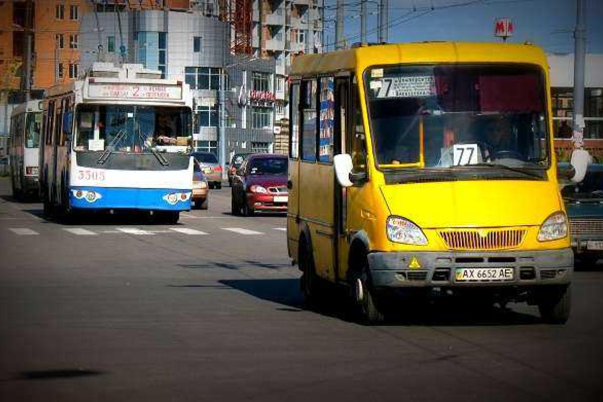 В маршрутках Донецка уже не принимают украинские копейки В маршрутках Донецка уже не принимают украинские копейки