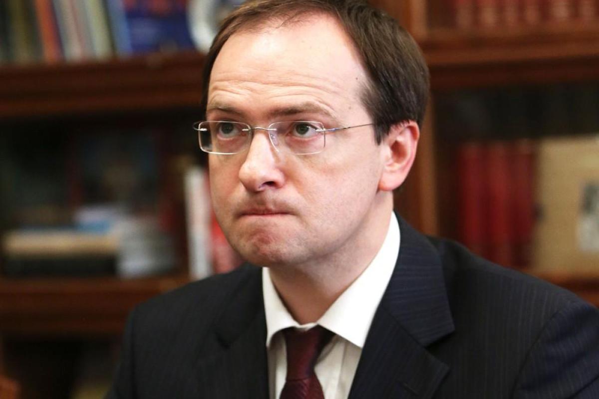 Министр Мединский хочет, чтобы российские школьники учились до 7-ми вечера Министр Мединский хочет, чтобы российские школьники учились до 7-ми вечера