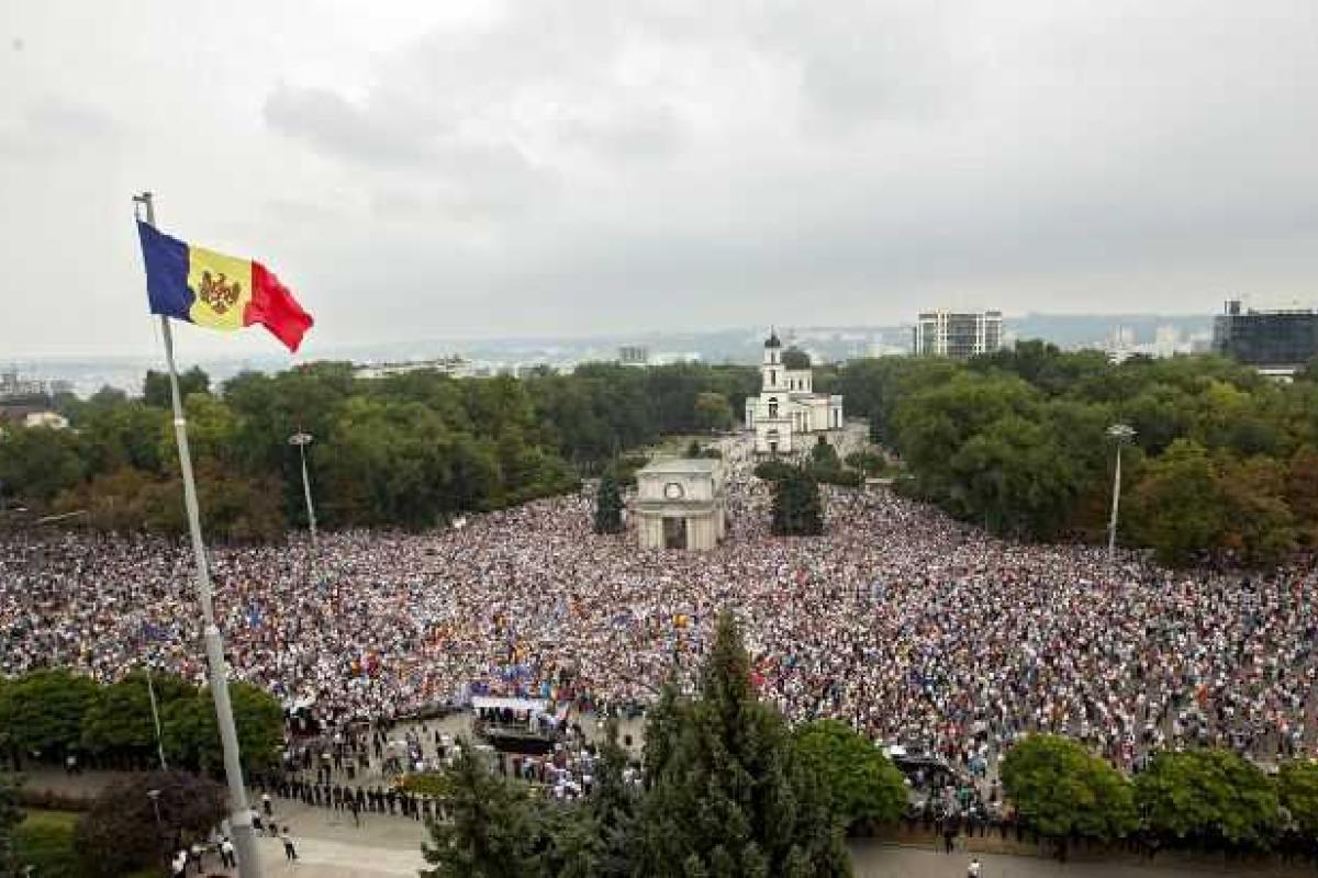 В Кишиневе готовят новые массовые протесты В Кишиневе готовят новые массовые протесты