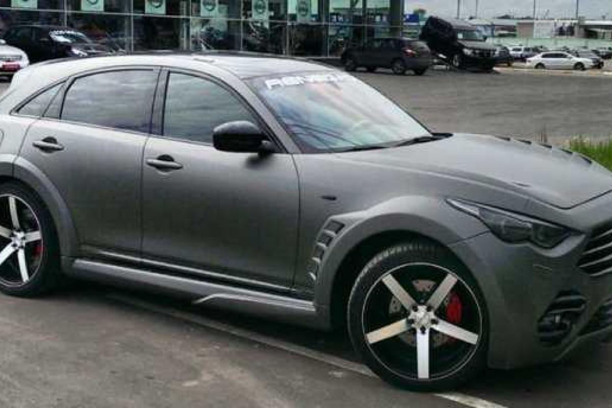 В Черкассах 10-классник без прав ездит в школу на мажорном Infiniti В Черкассах 10-классник без прав ездит в школу на мажорном Infiniti