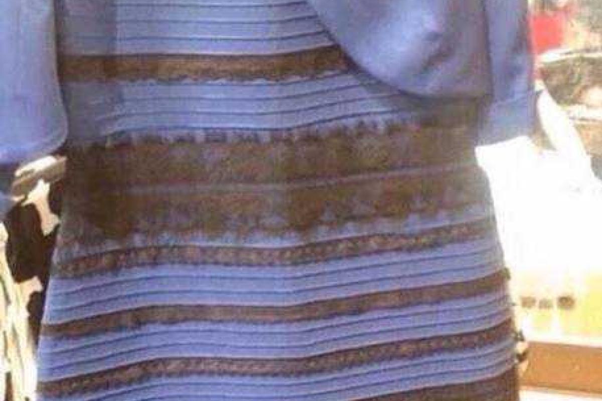 Знаменитое сине-золотое платье предложили надевать на Хеллоуин