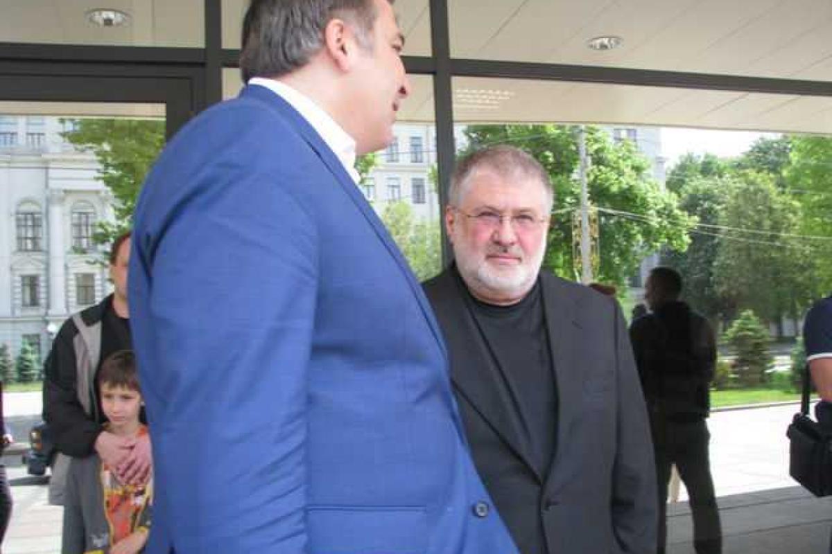 Коломойский назвал Саакашвили грязным носатым наркоманом и сравнил с собакой