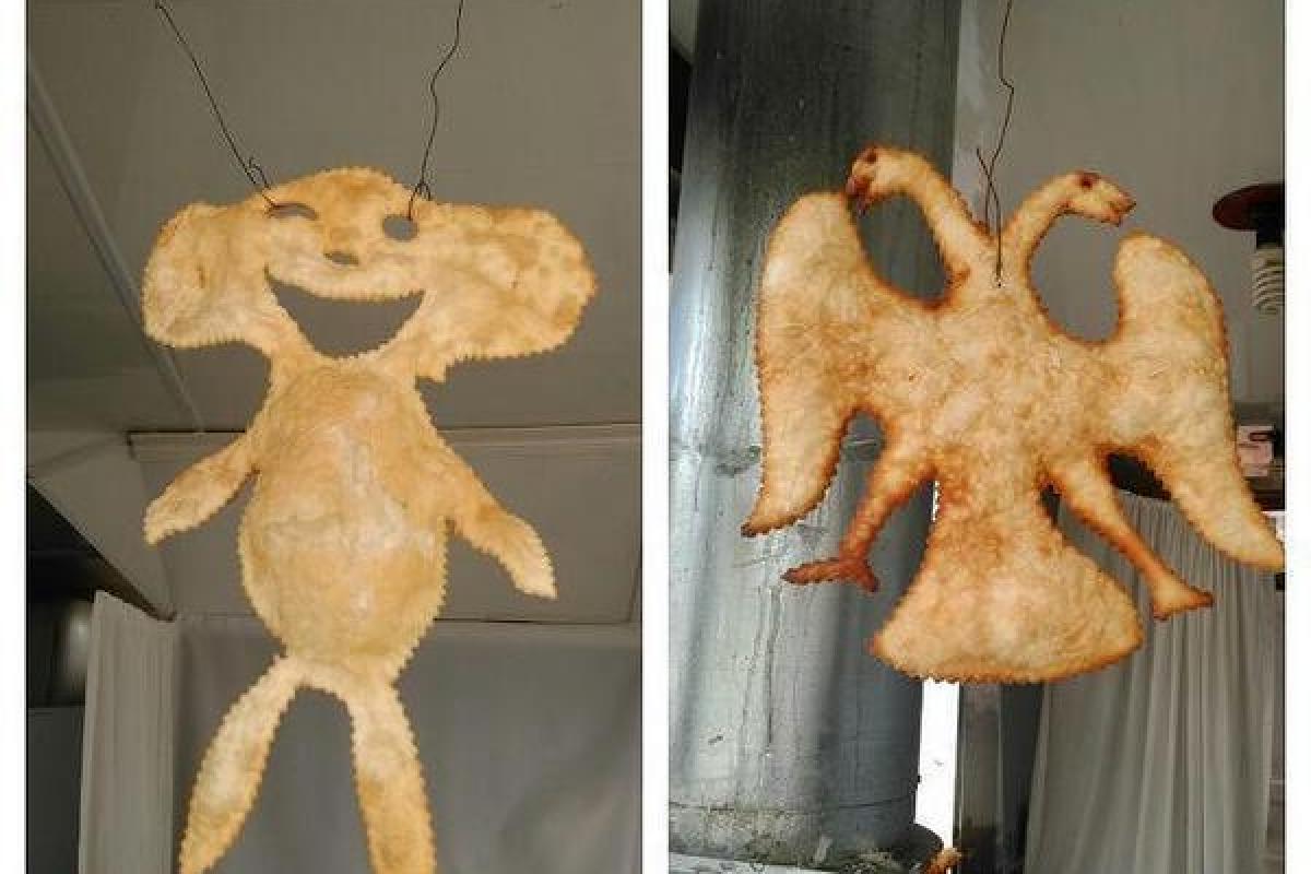 В Крыму настолько "любят" оккупантов, что готовят двуглавые чебуреки