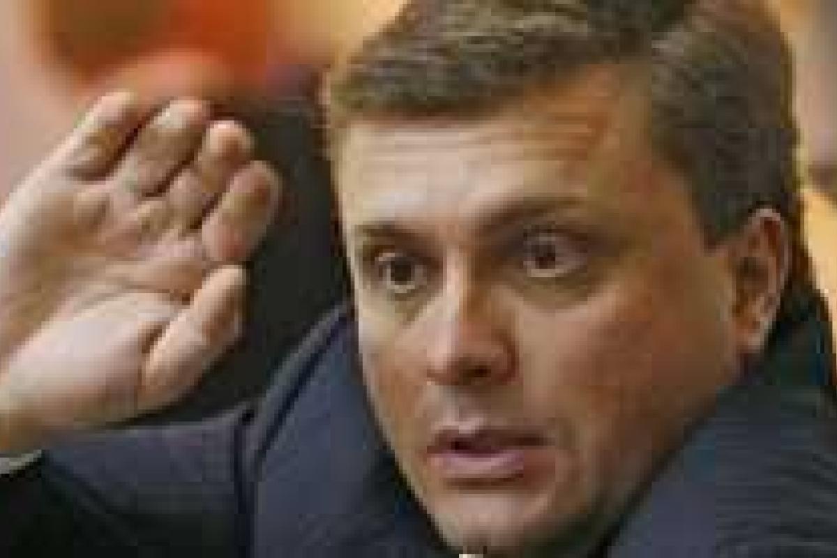 Бывшему главе администрации Януковича предложили «кукарекать на Майдане»