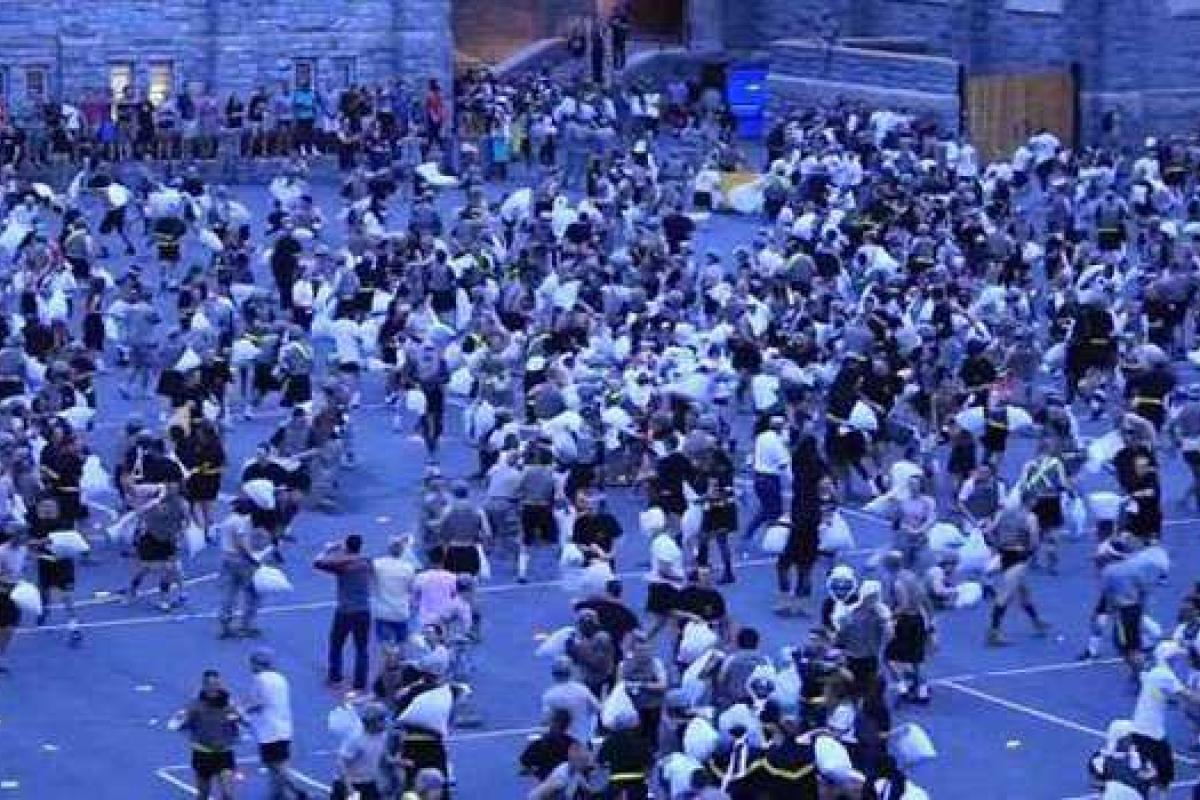 Во время драки подушками в Военной академии США пострадали 30 курсантов