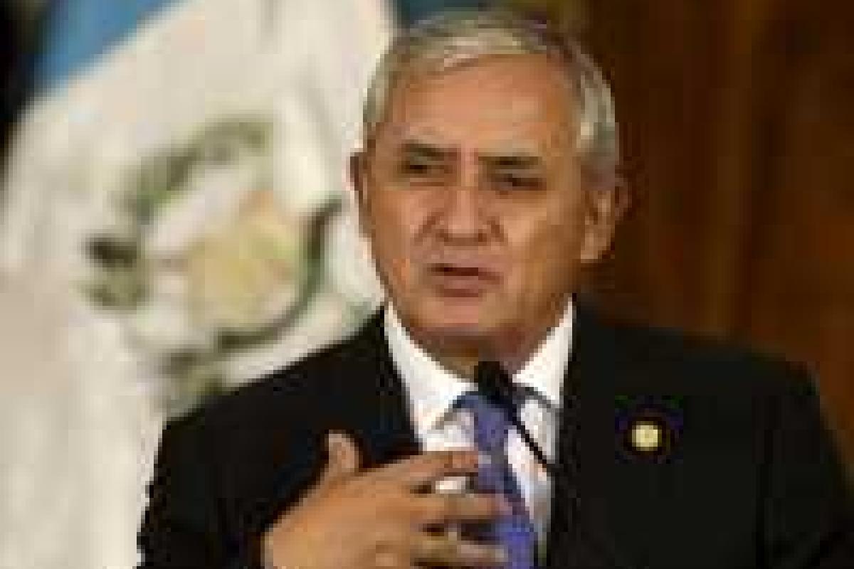 Из-за коррупционного скандала президент Гватемалы подал в отставку Из-за коррупционного скандала президент Гватемалы подал в отставку