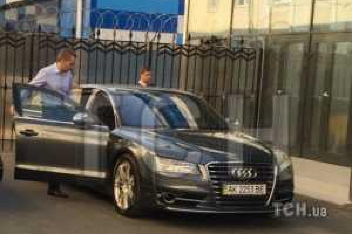 Стало известно, зачем Александр Янукович срочно прилетел в Крым Стало известно, зачем Александр Янукович срочно прилетел в Крым