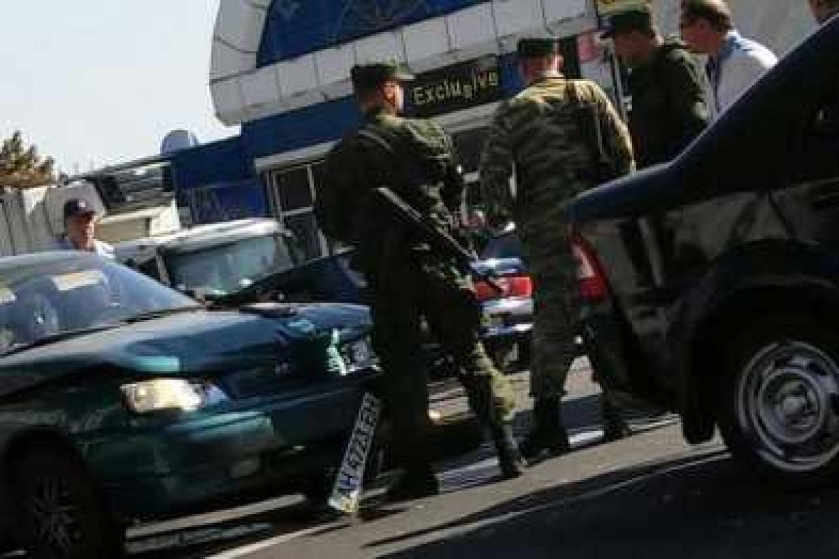 ДТП в центре Донецка: боевики устроили разбоки "по понятиям" ДТП в центре Донецка: боевики устроили разбоки "по понятиям"
