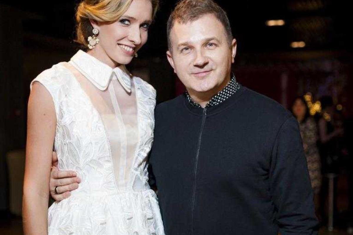 Юрий Горбунов рассказал о "романе" с ведущей "Світського життя" Юрий Горбунов рассказал о "романе" с ведущей "Світського життя"