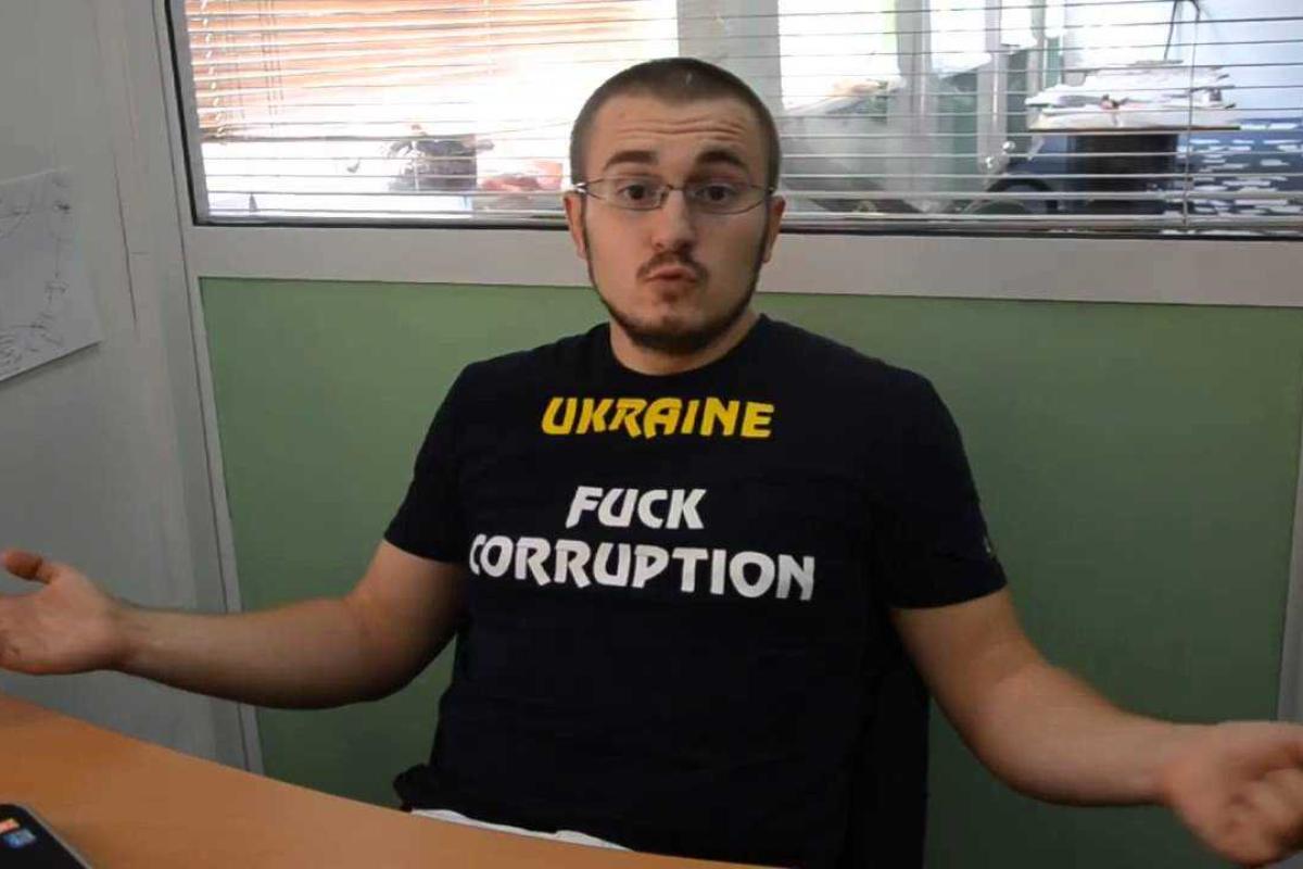 Журналист: Пока вы ржете над Яценюком - настоящий скандал разворачивается в другом месте Журналист: Пока вы ржете над Яценюком - настоящий скандал разворачивается в другом месте