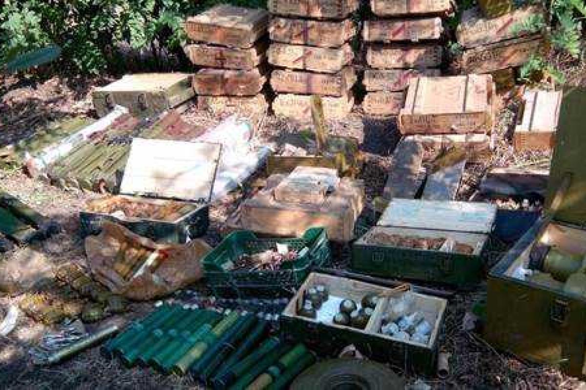 Вблизи автодороги «Артемовск-Лисичанск» обнаружен опасный тайник