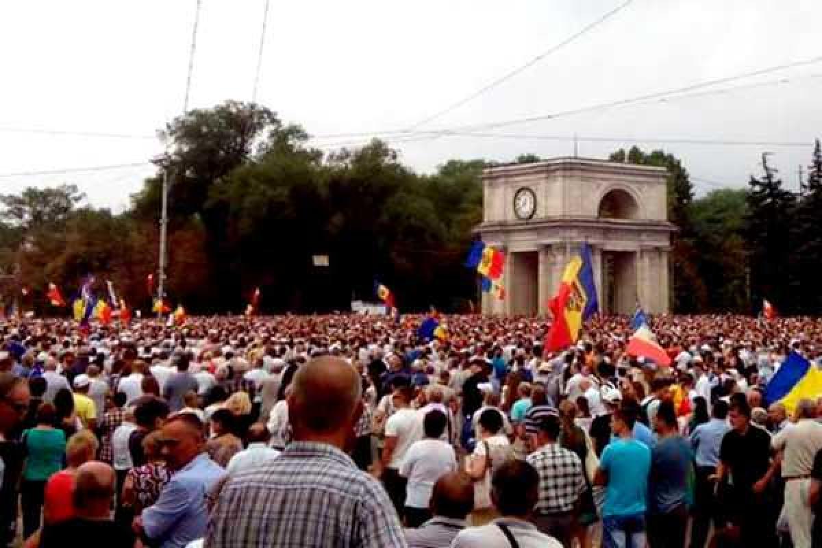 Власть в Молдавии пытается отделаться от протестующих пустыми обещаниями Власть в Молдавии пытается отделаться от протестующих пустыми обещаниями