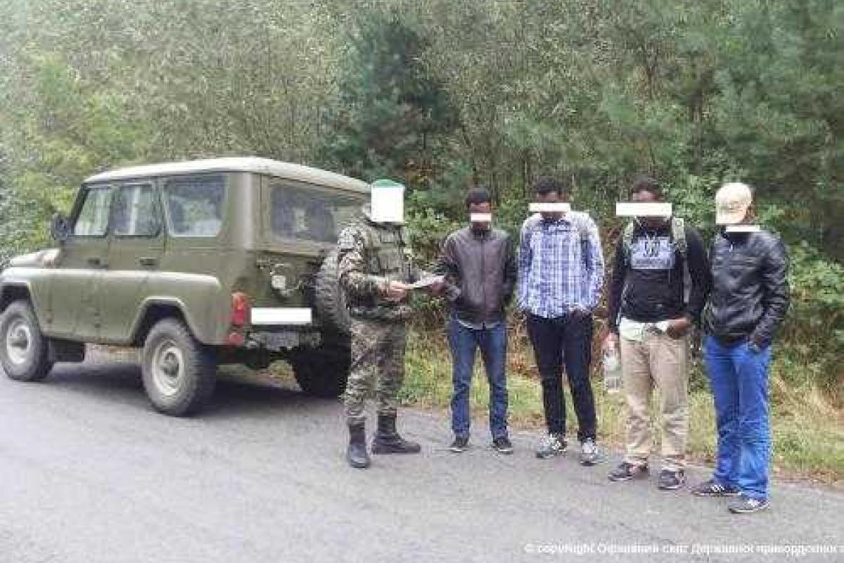 Во Львовской области задержали 4 африканцев, которые шли искать лучшей жизни