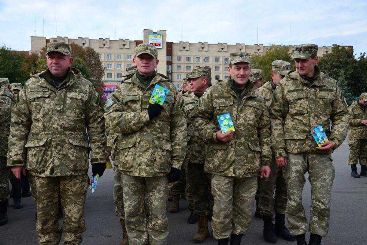 В Славянске наградили Евстафия Копача, который 25 лет провел в лагерях В Славянске наградили Евстафия Копача, который 25 лет провел в лагерях