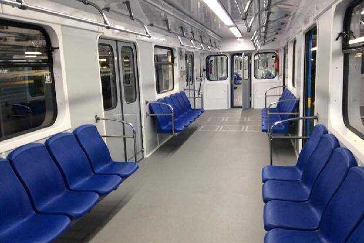 Киев получил 10 вагонов метро, модернизированных Японией