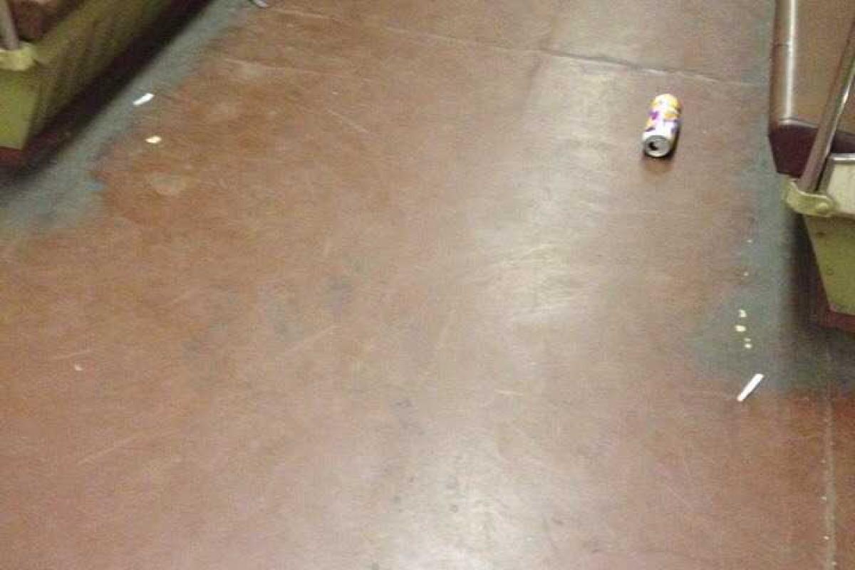 Дядя, едь на свою войну и там права качай, - киевские малолетки - участнику АТО Дядя, едь на свою войну и там права качай, - киевские малолетки - участнику АТО