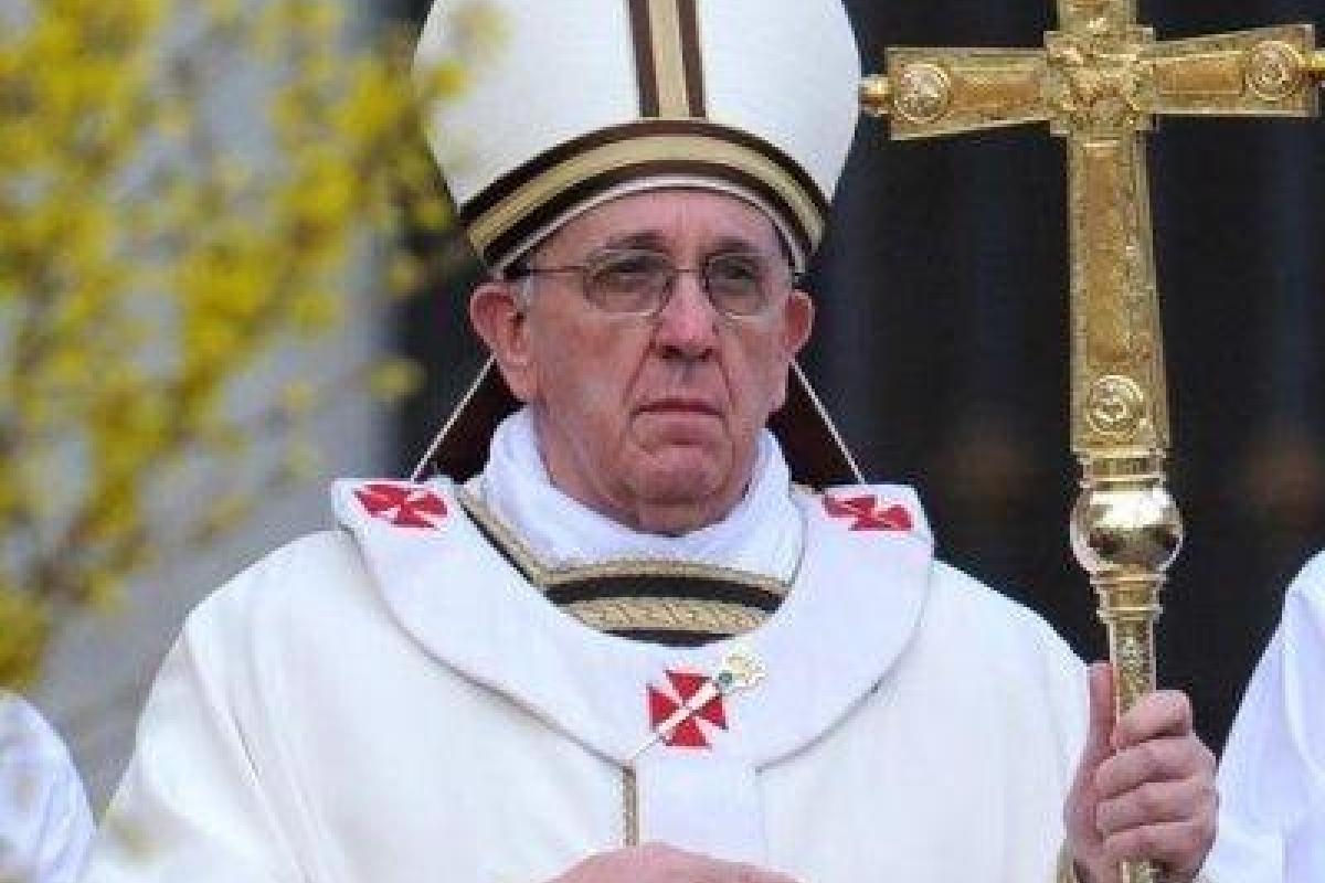 СМИ: У Папы Римского Франциска обнаружили рак головного мозга