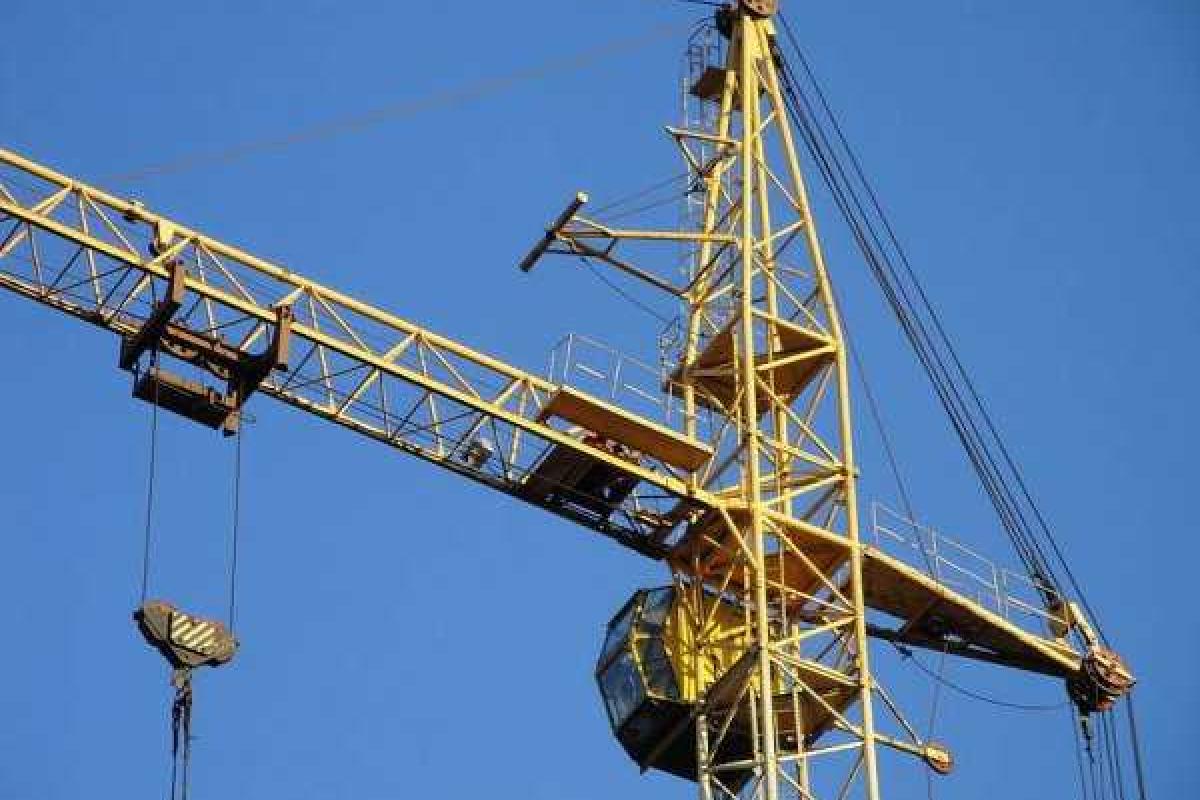 В России снова рухнул строительный кран: в Краснодаре машина упала на гаражный кооператив В России снова рухнул строительный кран: в Краснодаре машина упала на гаражный кооператив