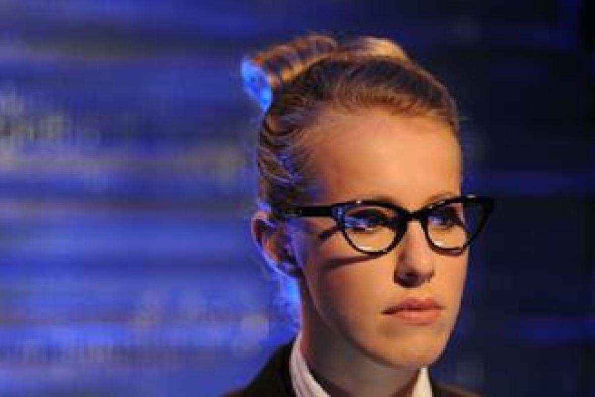 Ксения Собчак встречает Хэллоуин, который считает своим профессиональным праздником, в оригинальном наряде