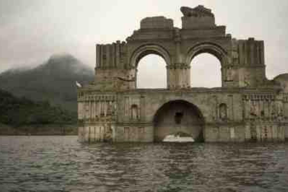 В Мексике благодаря засухе появилась новая достопримечательность В Мексике благодаря засухе появилась новая достопримечательность