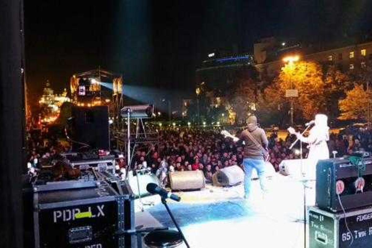 В Киеве проходит концерт ко Дню защитника Украины В Киеве проходит концерт ко Дню защитника Украины