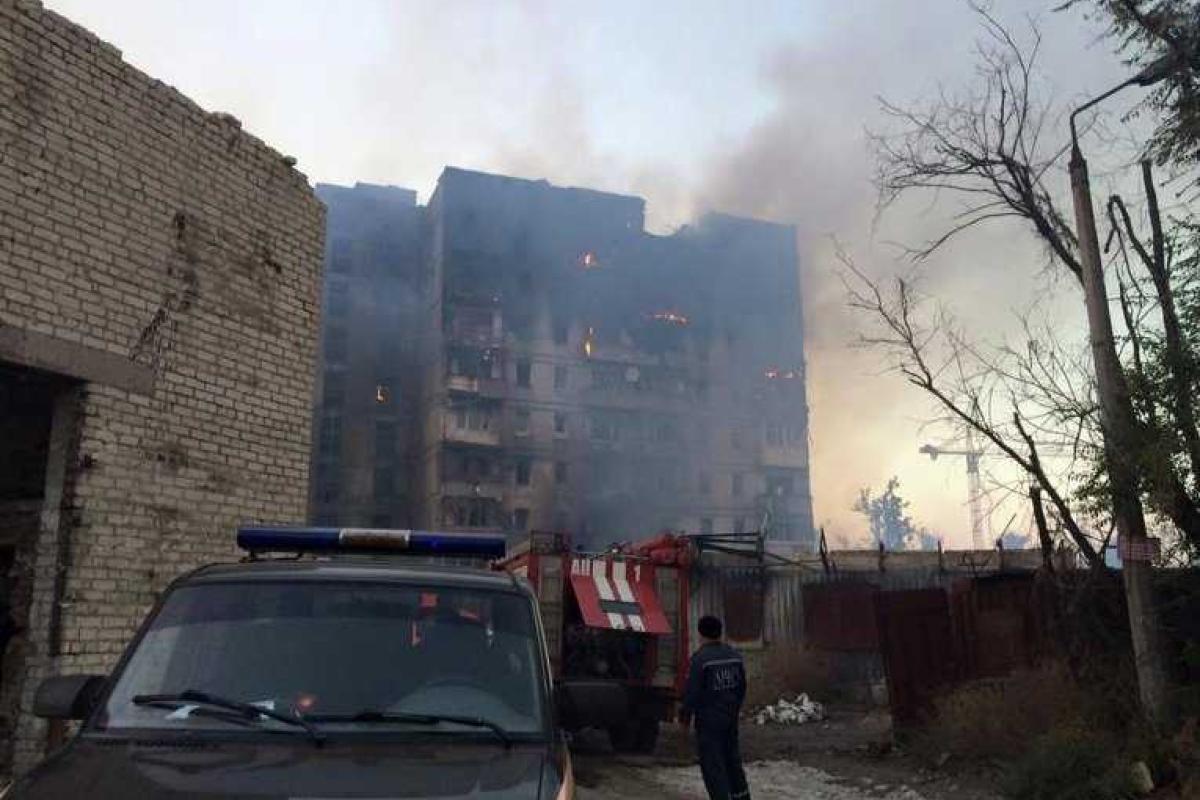 Взрыв в многоэтажке Донецка: погиб боевик «ДНР», возможны и другие жертвы Взрыв в многоэтажке Донецка: погиб боевик «ДНР», возможны и другие жертвы