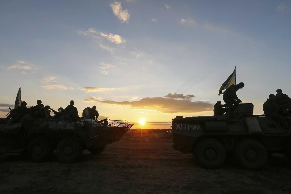 Вечером позиции украинских военных обстреливали из стрелкового оружия 